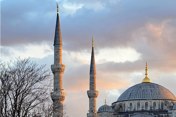 Vali ve belediye başkanlarından Miraç Kandili mesajı