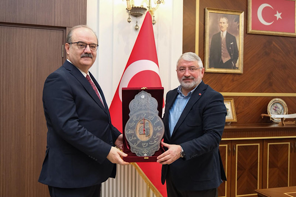 Bakan Yardımcısı Çam, Çorum Belediyesi'ni ziyaret etti