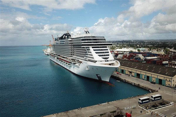 Las Palmas de Gran Canaria Kruvaziyer Limanı'ndaki yeni terminal açıldı