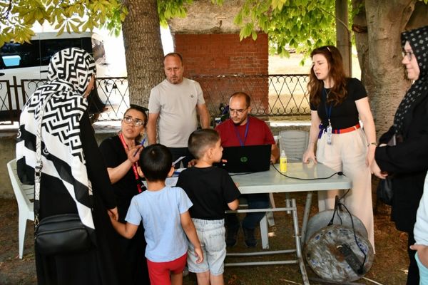 Eskişehir’de kırsaldaki öğrencilere kırtasiye desteği