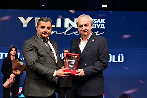  Kocagöz’e Yılın Belediye Başkanı Ödülü verildi