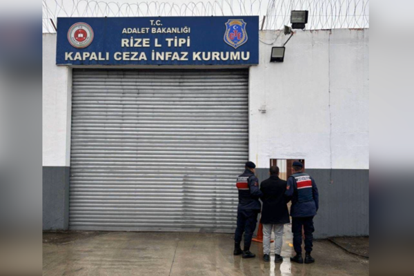 Rize'de ruhsatsız silah operasyonu