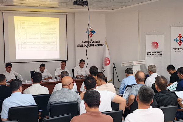 Batman'da merkez mahalle muhtarları toplantısı düzenlendi