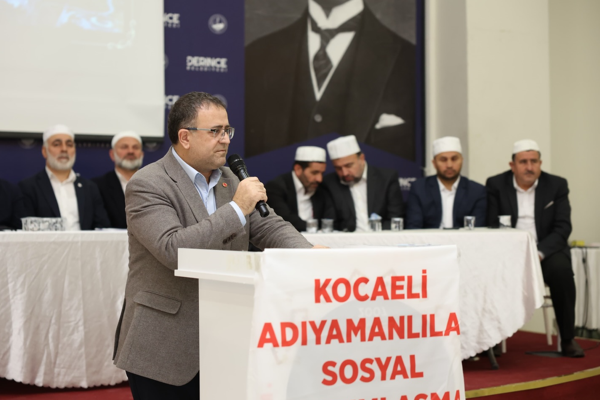 Depremde hayatını kaybedenler Derince'de anıldı