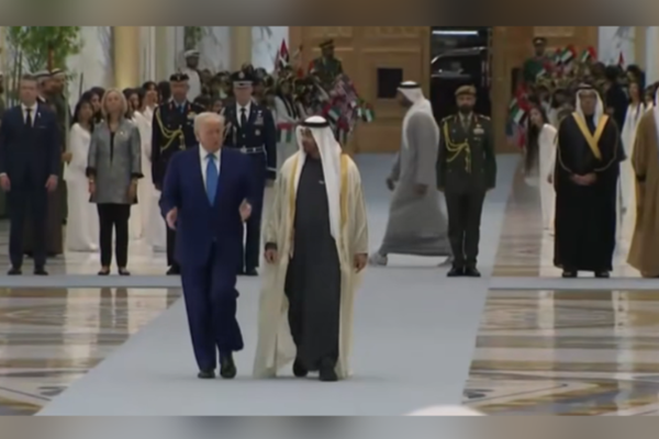 WSJ: BAE'nin 'Casus Şeyhi' Trump'ın kripto para şirketinde gizli hisse satın aldı