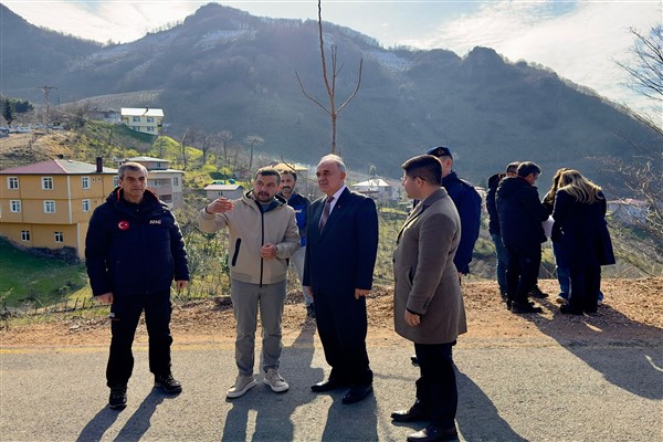 Vali Erol, Altınordu ve Gülyalı’daki heyelan bölgelerinde inceleme yaptı