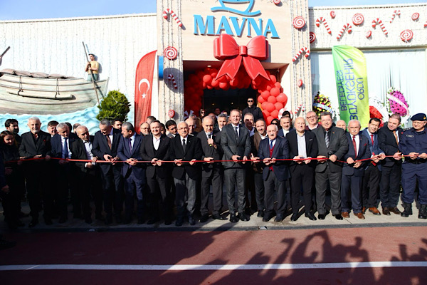 Akyazı Sahili’nde Mavna Kafe hizmete açıldı