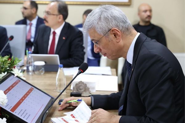 Memişoğlu, Meclis'te AK Parti Grup Başkanı Güler ile bir araya geldi