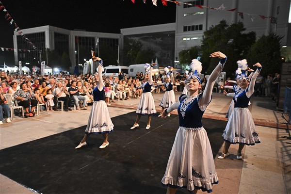 9. Yöreler Renkler Festivali’nde dans gösterileri
