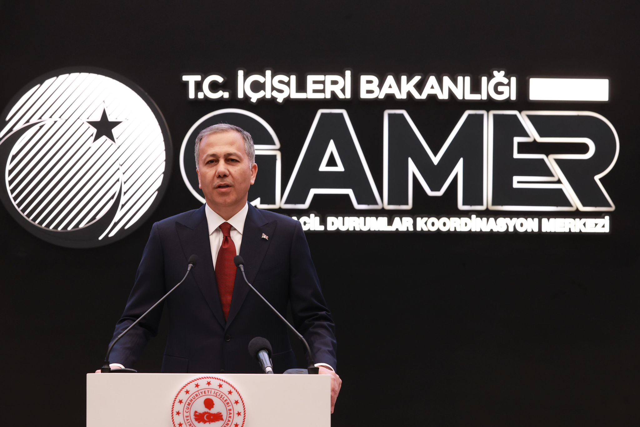 Bakan Yerlikaya'dan Batman'da hayatını kaybeden bilişkişi ekibi için taziye mesajı