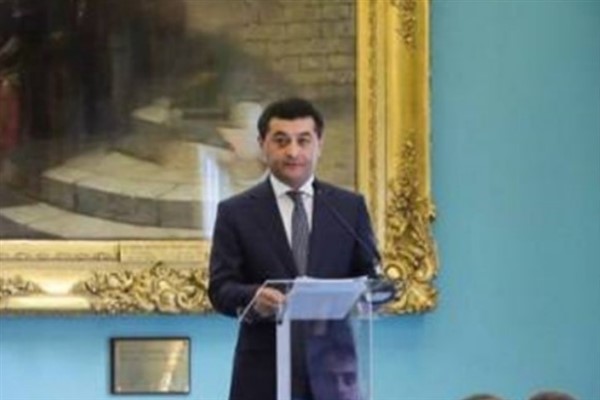 Özbekistan Dışişleri Bakanı Saidov, Wang Yi ile bir araya geldi