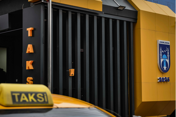 Ankara'da taksi durakları yenileniyor