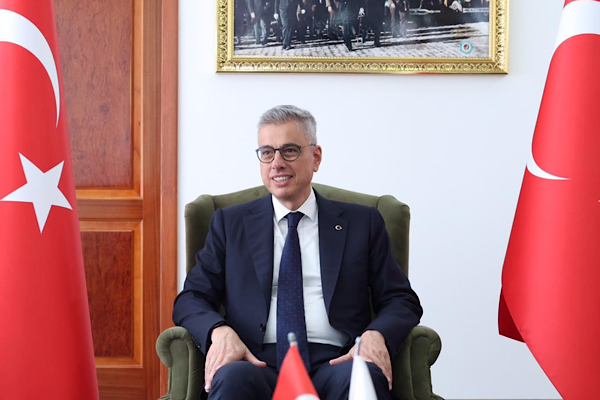 Bakan Memişoğlu, eski Çekmeköy Belediye Başkanı Eraslan’ın cenaze törenine katıldı