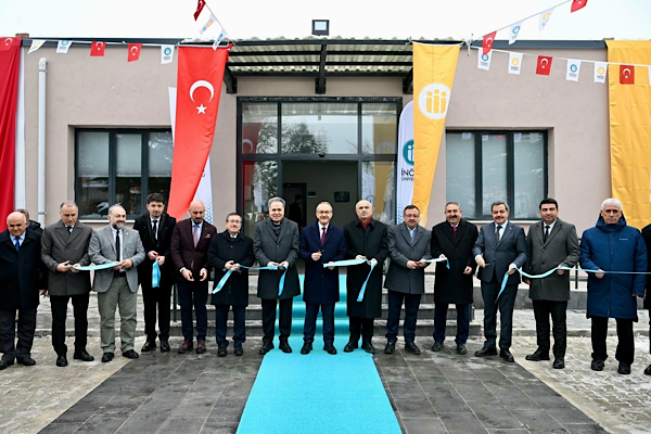 Vali Yavuz, İnönü Üniversitesi Araştırma Merkezini açtı