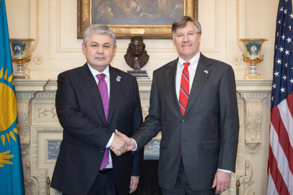 Koşerbayev, ABD Dışişleri Bakan Yardımcısı Landau ile görüştü