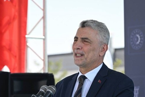 Bakan Bolat, Şam Uluslararası Fuarı’nda Türk firmalarını ziyaret etti