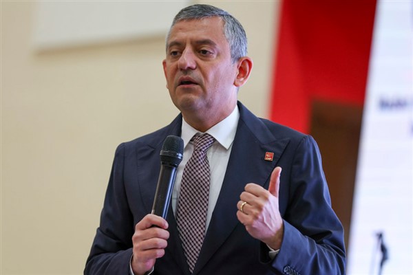 CHP Genel Başkanı Özel, Manisa'da iftar programına katıldı