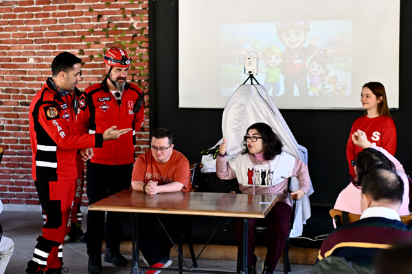 Muratpaşa’da özel gereksinimli bireylere afet farkındalık eğitimi verildi