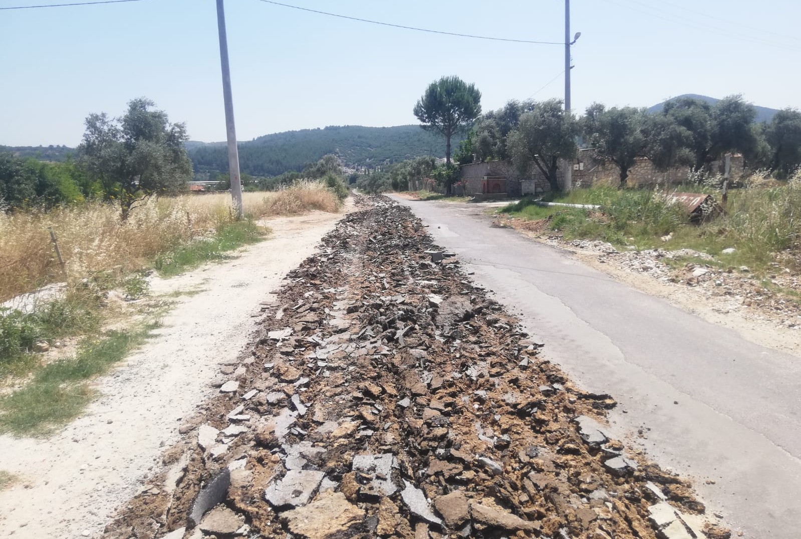 Muğla Büyükşehir Belediyesi, yol çalışmalarına devam ediyor