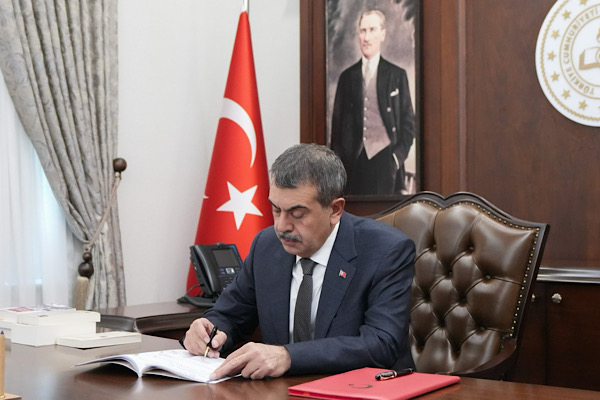 Tekin: Bizi güçlü kılan birbirimize olan sevgimiz ve bağlılığımız