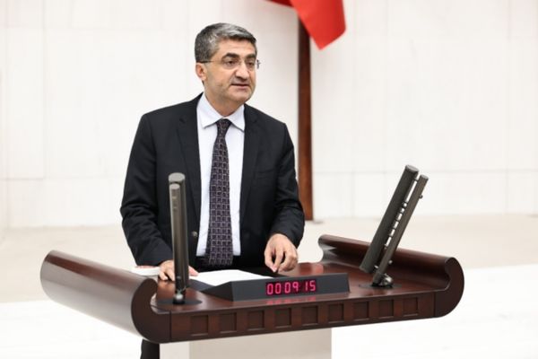 Ekmen: Hukuk, adalet ve demokrasi için mücadele edeceğiz