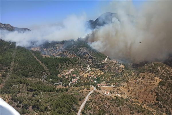Muğla'nın Milas orman yangınına müdahale sürüyor