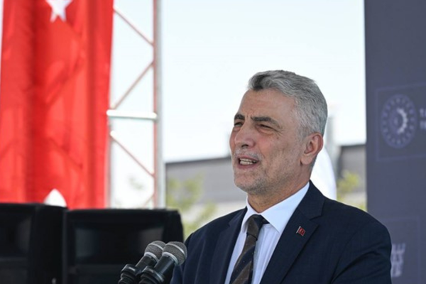 Bakan Bolat, AK Parti Artvin İl Başkanlığı'nı ziyaret etti