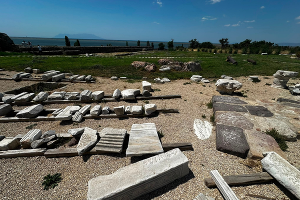 Enez Kalesi’ndeki tarihi yapı, kiliseden camiye uzanan geçmişiyle dikkat çekiyor