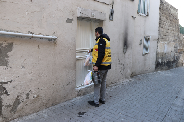Haliliye Belediyesi'nden ihtiyaç sahibi ailelere iftar desteği