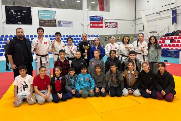 Gemlik Belediyespor Judo Takımından Madenci Kupası’nda şampiyonluk