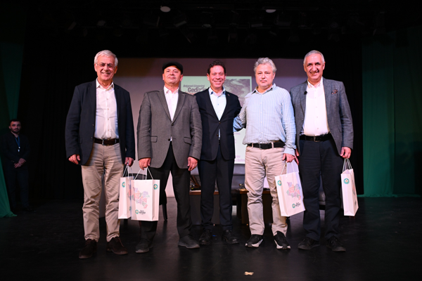 Gediz Nehri'ndeki kirliliğe dikkat çekmek için etkinlik düzenlendi