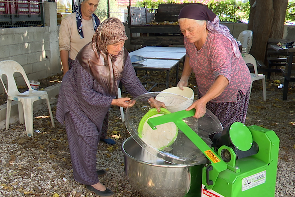 Antalya'da ekipman destekleri sürdürülüyor