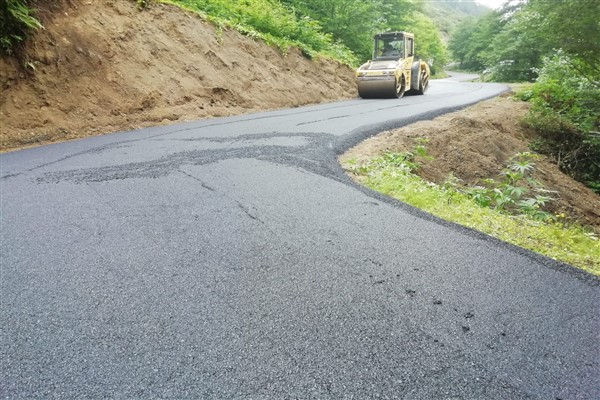 Kozluca, asfaltla buluştu