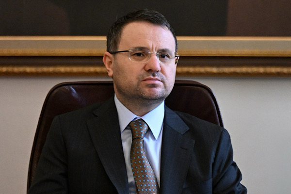 Gürlek: Atatürk’ü, silah arkadaşlarını ve aziz şehitlerimizi rahmetle yad ediyorum