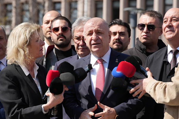  Özdağ, HÜDA-PAR davasından beraat etti