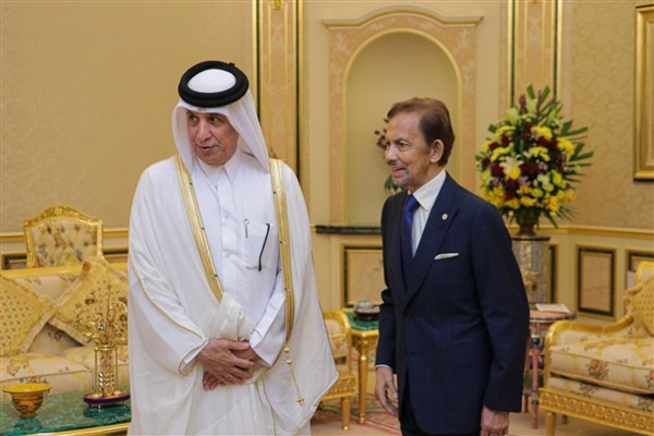 Katarlı Bakan Al Muraikhi, Brunei Sultanı Bolkiah ile görüştü