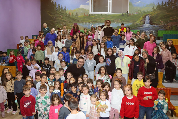 Yalova’da En Büyük Hazinem İyilik tiyatrosu sahnelendi 