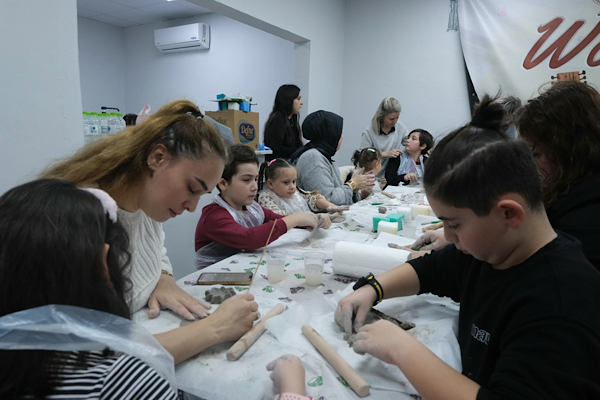 Sapanca’da ''Ebeveyn ve Çocuk Seramik Workshopu'' düzenlendi