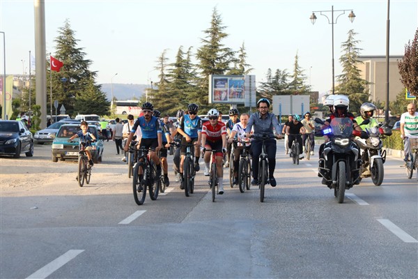 İnegöl Belediyesi’nden “Zaferden Kurtuluşa” bisiklet turu 