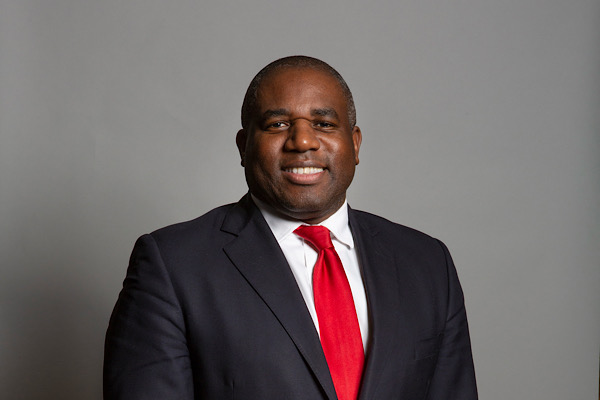 Lammy: İşçi Partisi iktidarında evli olmayan çiftler daha güçlü korumalara kavuşacak