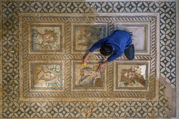 İzmir Büyükşehir Belediyesi’nden antik kazılara destek