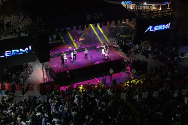 Apolas Lermi, Gemlik’te festival coşkusunu zirveye taşıdı