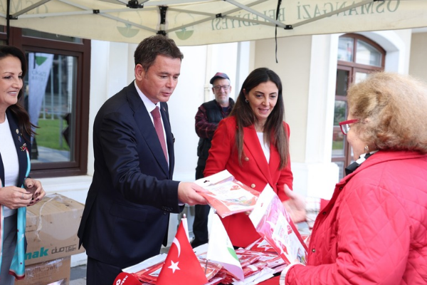 Osmangazi Belediyesi Türk bayraklarını yeniledi