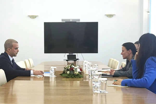 Mladenova, BSMEPA ve BIA yetkilileri ile görüştü 