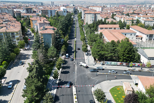 Gazi Caddesi’ndeki yenileme çalışmaları tamamlandı