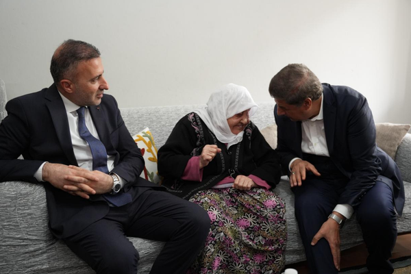 AK Partili milletvekilleri Anneler Günü’nde sahadaydı