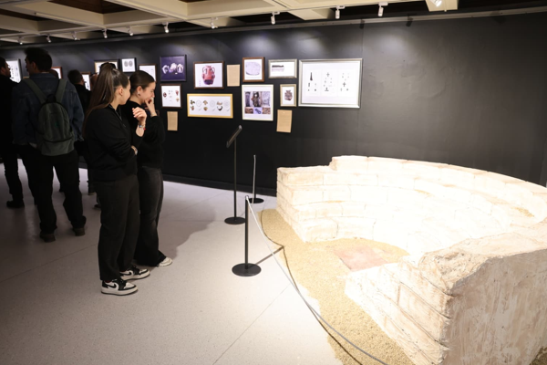 “Sessiz Taşlar, Kayıp Bir Başkent: Amorium” adlı sergi sanatseverlerle buluştu