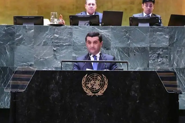 Saidov, Singapur Sürdürülebilir Kalkınma ve Çevre Bakanı Fu ile görüştü