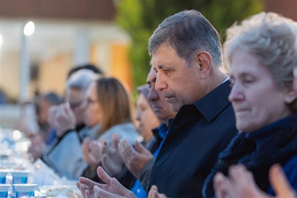 Tugay, Güzelbahçe’de iftar programına katıldı