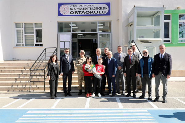 Karşıyaka Ortaokulu’na Şehit Bilgin Çelenk’in ismi verildi